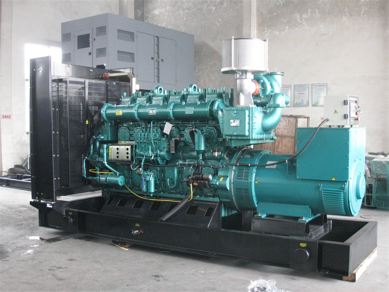 通州200KW 柴油发电机的油耗是多少？